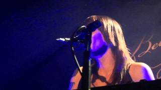 Beth Hart Hiding under water Live