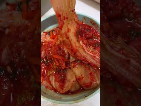 This #kimchi #recipe has me obsessedddd