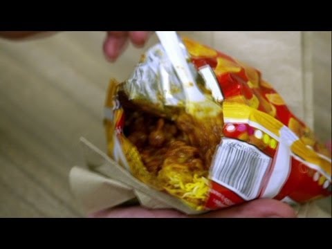 New Mexico: Anthony Bourdain tries a Frito Pie (Parts Unknown)