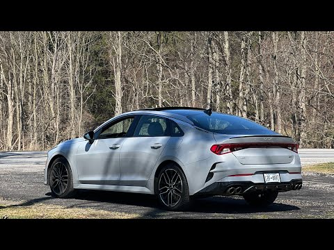KIA K5 GT vs BMW 440i