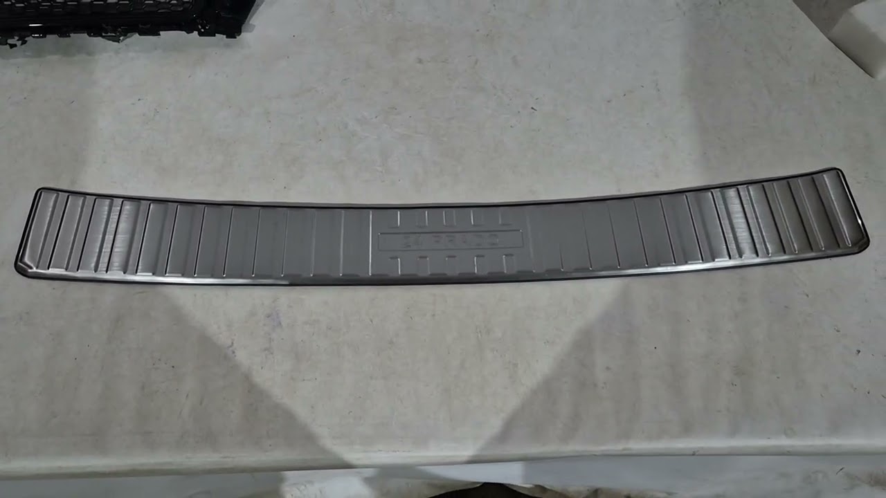 Накладка на задній бампер Video 1