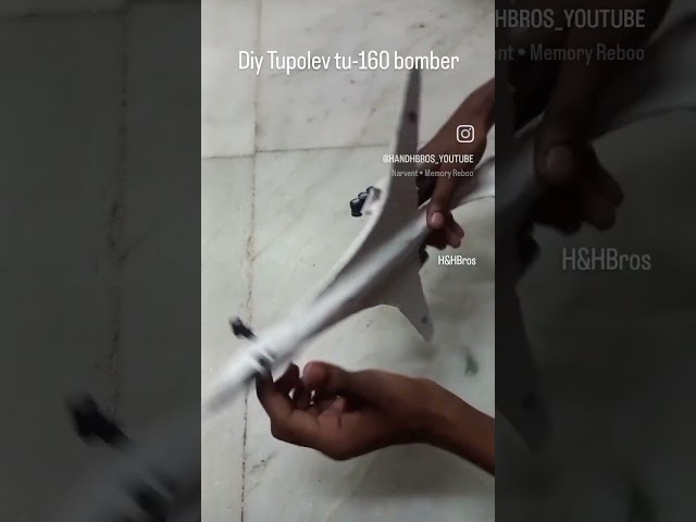 Vídeo relacionado con MERIGLARE Modelo de Bombardero Ruso TU-160 en Escala 1:100, Decoración para Sala de Estar,