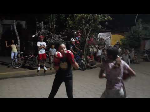 Alejandra ( la leyton )  VS  FERNENDA