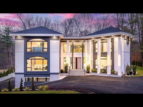 MUST SEE... MASSIVE 10,000 SQFT LUXURY HOUSE W/ AWARD WINNING FEATURES AND STUNNING KITCHEN