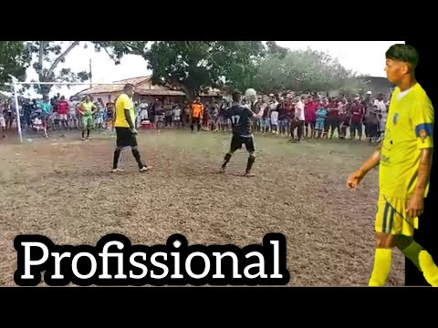 JOGADOR PROFISSIONAL BATE PÊNALTI HUMILHANTE NA VÁRZEA.