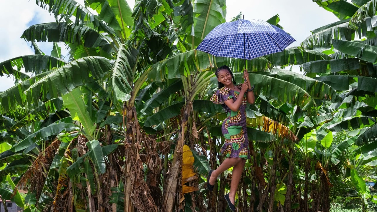 Asuncion Edayong, 18, Equatorial Guinea. Photographer: Frank Dejongh
