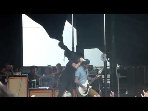 Sleeping With Sirens - These Things I've Done (Warped Tour - Hartford, CT)
