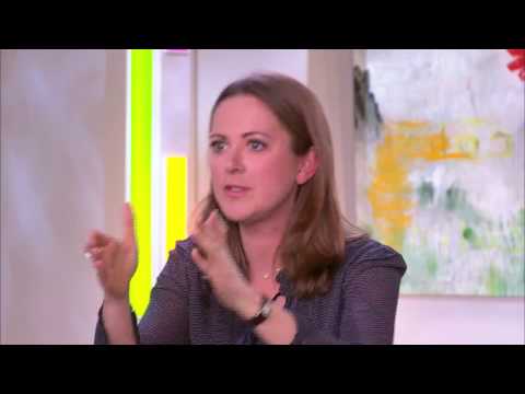 Charline VANHOENACKER parle de sa chronique dans l'Emission Politique - Thé ou Café - 29/04/2017