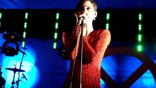Yelle @Cholula - Noviembre 2011 - Mon Pays - Chimie Physique