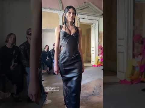 Amelia Gray walking for Dilara Findikoglu during LFW in London. #models