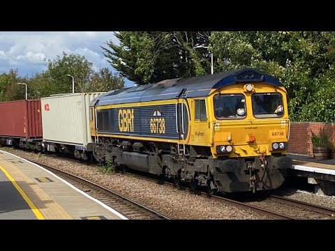 “Huddersfield Town” 66738 4L11 with 29 containers 13;06 11L 5/9/2025