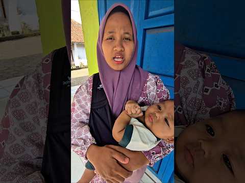 mamah satria kenapa sendirian di depan warung?