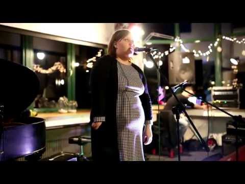 Dłoń-Aleksandra Nykiel