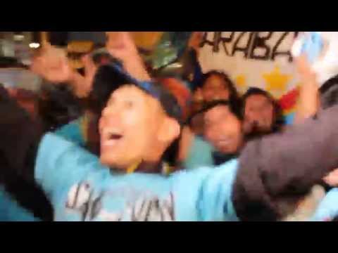 "Hinchada de Sporting Cristal celebrando" Barra: Extremo Celeste &bull; Club: Sporting Cristal