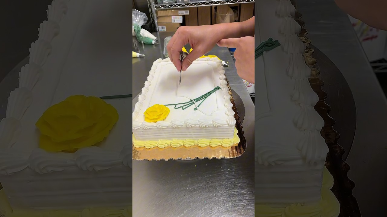 The most highly requested cake 🌼💐 #cake #cakes #caketok #cakedecorating #CapCut