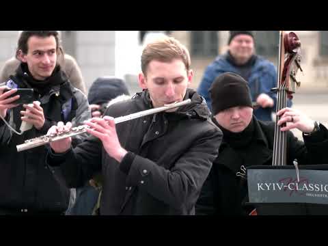 Herman Makarenko "Concert for peace" with the Kyiv-Classic Symphony Orchestra in Maidan Square