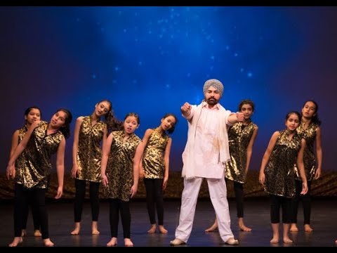 Haanikaarak bapu dance performance