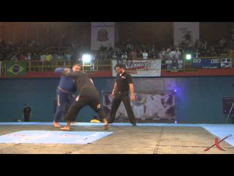 MUNDIAL CBJJE 2013 - Juliano de Matias x Cardin Ferreira by x-combat