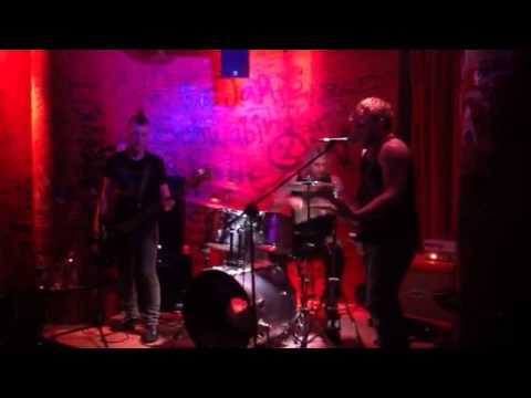 FRIEDA UND DIE BOMBEN