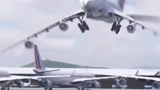 Funny plane dance 🤣🤣🤣
