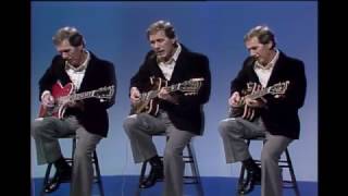 Chet Atkins ((Times Three)) Plays Jerry Reed&#39;s &quot;Winter Walking&quot; (1978)