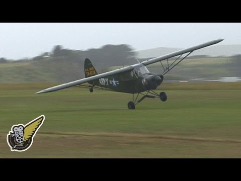 Piper Super Cub - Crazy Flying At CoTS Airshow