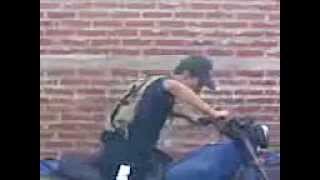 preview picture of video 'Por que no arranca la moto??'