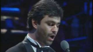 Pavarotti - Bocelli (Note e piscatore).mp4