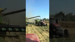 Download lagu WRONG TIME TO DRIVE PAST 😂🌽 #farm #harvest #combine #funny mp3