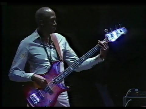 Wilton Felder plays yamaha bass