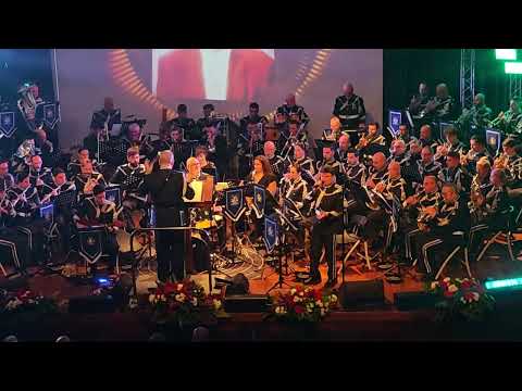 'Maltin Biss' kuncert mill-Banda tal-Pulizija ta' Malta. Fuq iz-Zuntier ma'Enzo. David Joseph Sammut