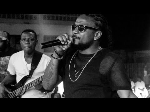 Rocky Dawuni ft  Samini -  Black star (Live)