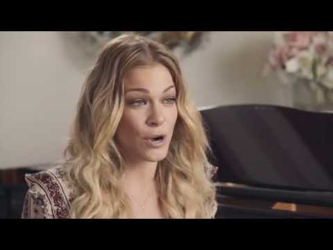 LeAnn Rimes talks about the recording of "Auld Land Syne" from her "Today is Christmas" album