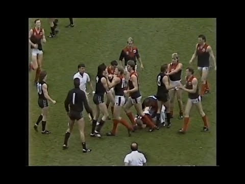 Garry Lyon goals after Stephen  Kernahan decks Jamie Duurmsa - 1988 PF - Melbourne v Carlton