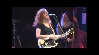 "Hold On, Hold On" & "Night Still Comes" Neko Case - BCN2013