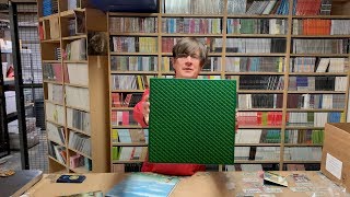 The Mountain Goats: Unboxing In League with Dragons