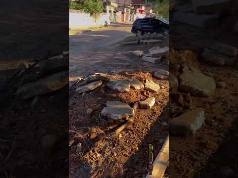 PASSEIO PÚBLICO HERANÇA MALDITA OBRA PARADA NO CENTRO DA CIDADE QUE NÃO DEU CERTO