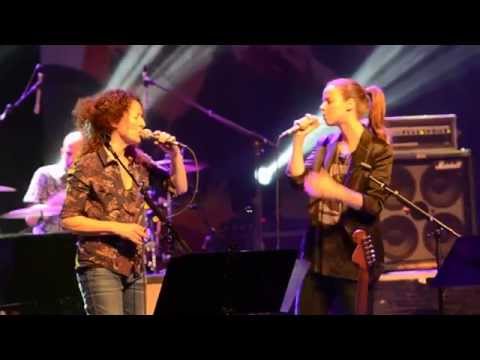 יהודית רביץ מארחת את שלומי שבן ורונה קינן  - כמו אל מים