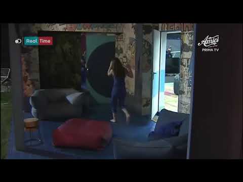 I blu mangiano fuori a cena