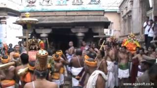 preview picture of video 'Vaikunta Ekadesi 2012 Day 6 Morning Darshan'