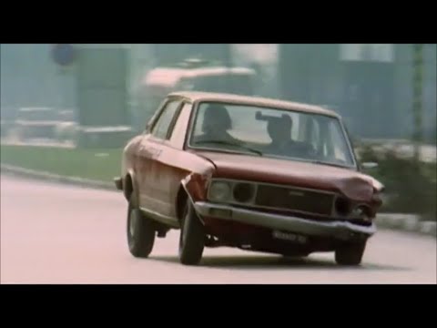 '72 Fiat 132 1800 GL chases '66 Citroën ID 19