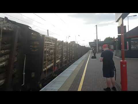 Class 60 flying through wigan northwestern  on a run with the logs with a great 2 tone