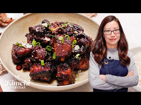 Sticky Gochujang Spare Ribs / 고추장 돼지 갈비찜 / Finger-Licking Good Galbijjim
