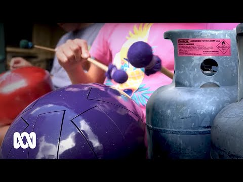 Retired carpenter inspires by turning old gas tanks into steel drums | People | ABC Australia