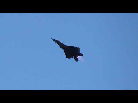 Lockheed Martin F-22 Raptor Stealth Fighter Jet Demo At Abbotsford Airshow's Twilight Show!