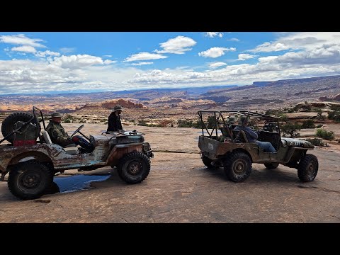 Classic Jeeps on the Gold Bar Rim with an amazing recovery.