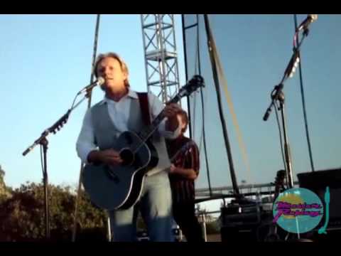 Videoclip de Old Man Took (Live) — America