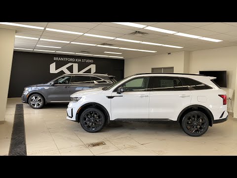 LIVE: 2022 Kia Sorento - PHEV vs. Gas - Which one is better for you?