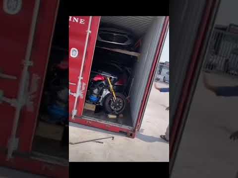 Auction Container ... Mercedes & Bike