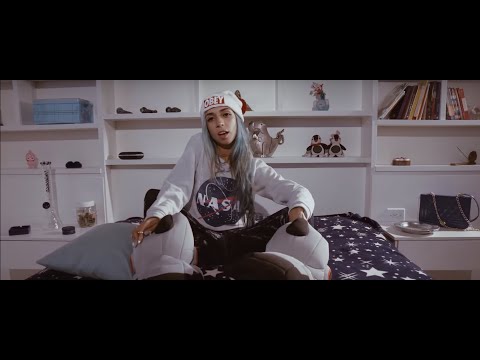 Resenha - Samantha Machado ft. Mariana Mello (Prod. Ecologyk) [Videoclipe Oficial]